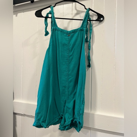O’Neill Romper w/Tie straps - Picture 2 of 3
